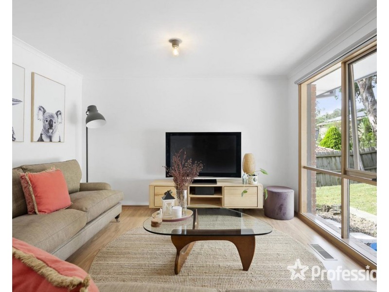 142 Nangathan Way, Croydon North VIC 3136