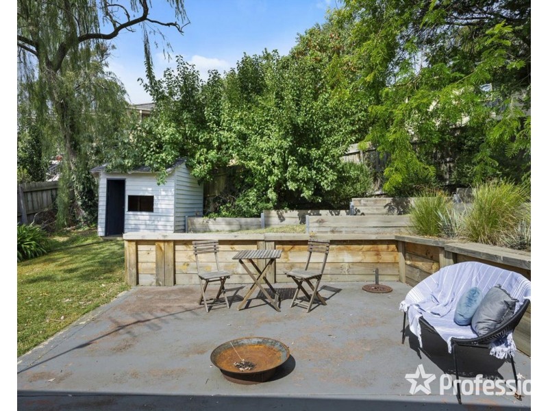 142 Nangathan Way, Croydon North VIC 3136