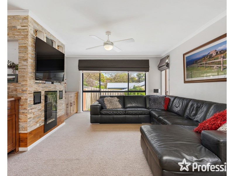 8  Allison Crescent, Lilydale VIC 3140