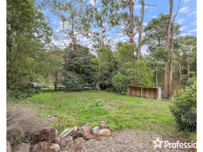 24 Priestley Crescent, Mount Evelyn VIC 3796