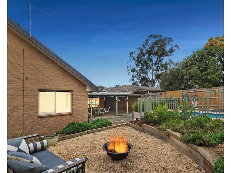 17 The Wallaby Run, Chirnside Park VIC 3116