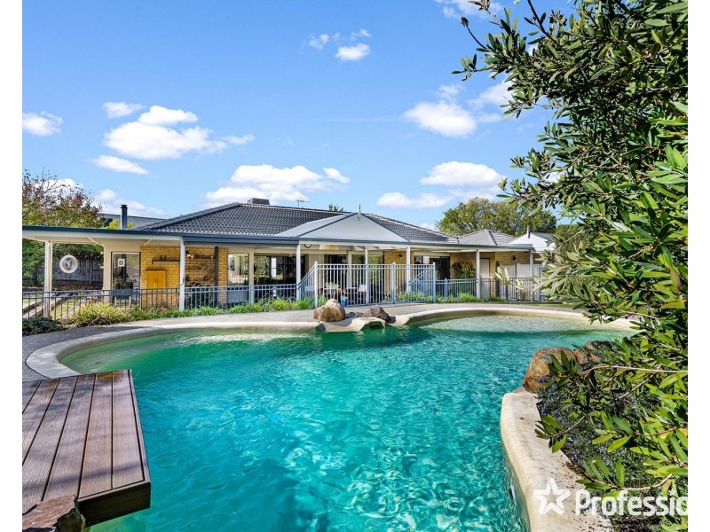 14 Kameel Drive, Yarra Glen VIC 3775