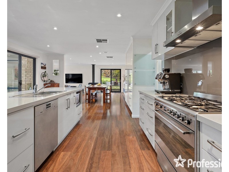 14 Kameel Drive, Yarra Glen VIC 3775