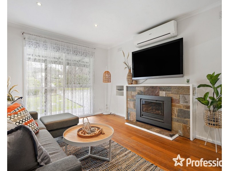 63 Dryden Concourse, Mooroolbark VIC 3138