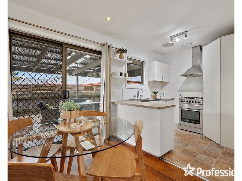 63 Dryden Concourse, Mooroolbark VIC 3138