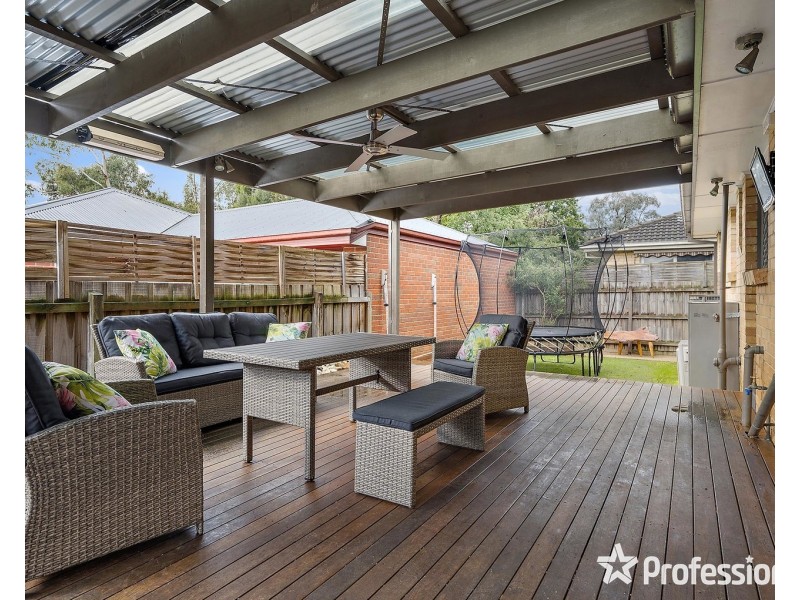 63 Dryden Concourse, Mooroolbark VIC 3138