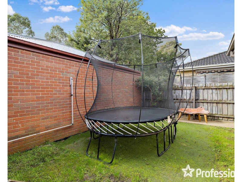 63 Dryden Concourse, Mooroolbark VIC 3138