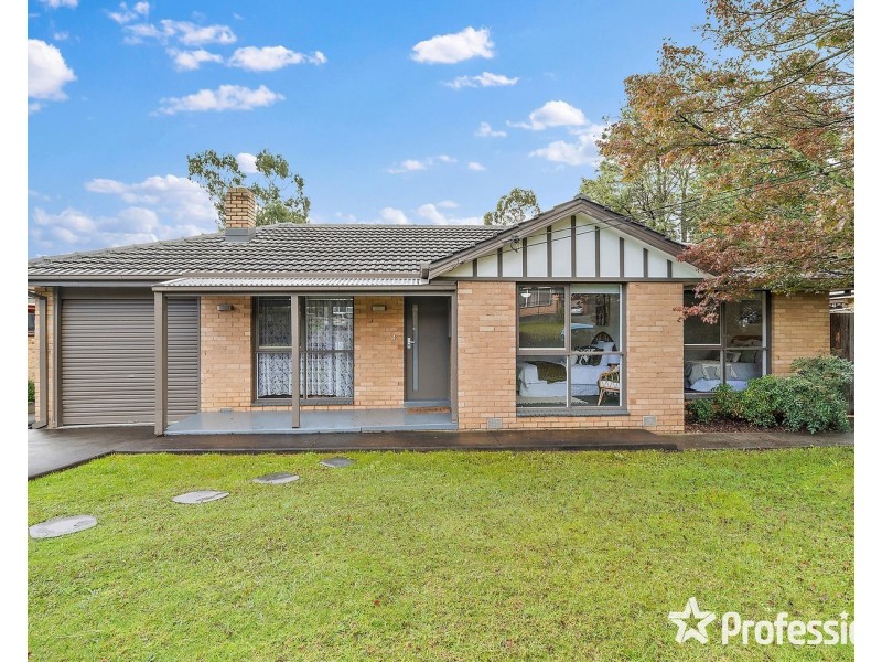 63 Dryden Concourse, Mooroolbark VIC 3138