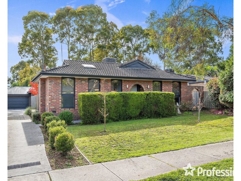23 Songbird Avenue, Chirnside Park VIC 3116