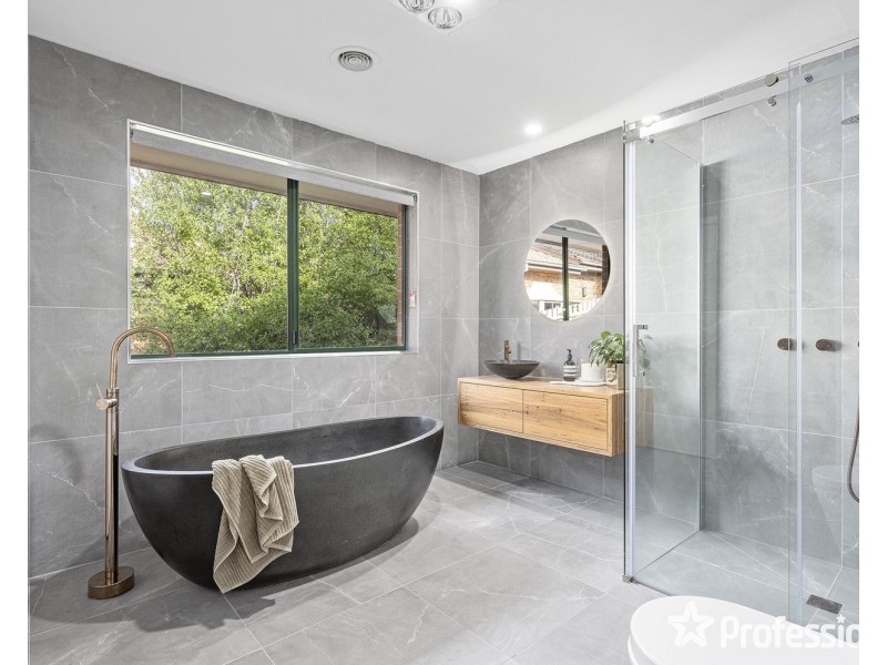 15 Drummer Hill Lane, Mooroolbark VIC 3138