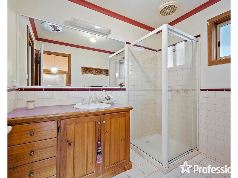 37 Trafalgar Crescent, Lilydale VIC 3140