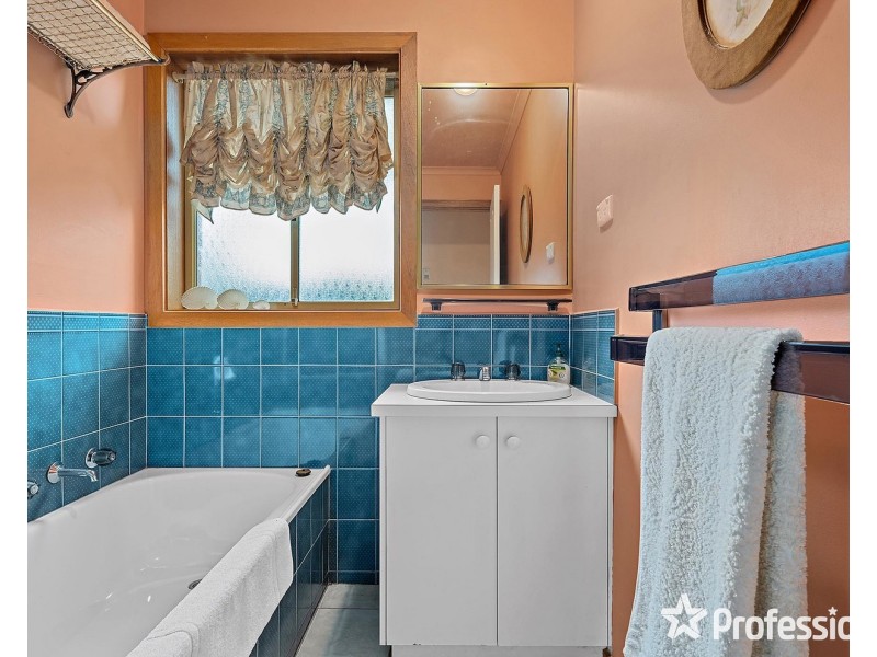 37 Trafalgar Crescent, Lilydale VIC 3140