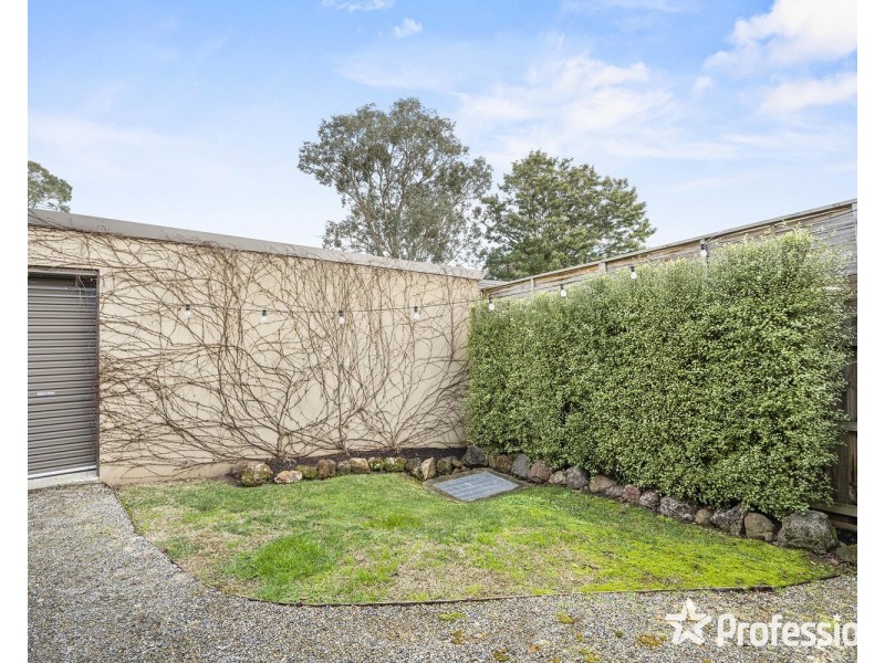 7 MacMillan Street, Mooroolbark VIC 3138