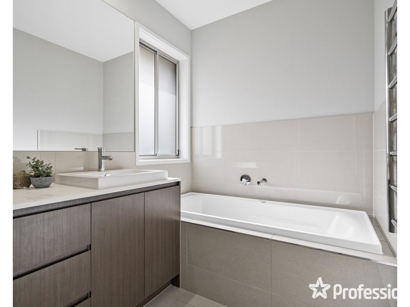 92 Sherwood Road, Chirnside Park VIC 3116