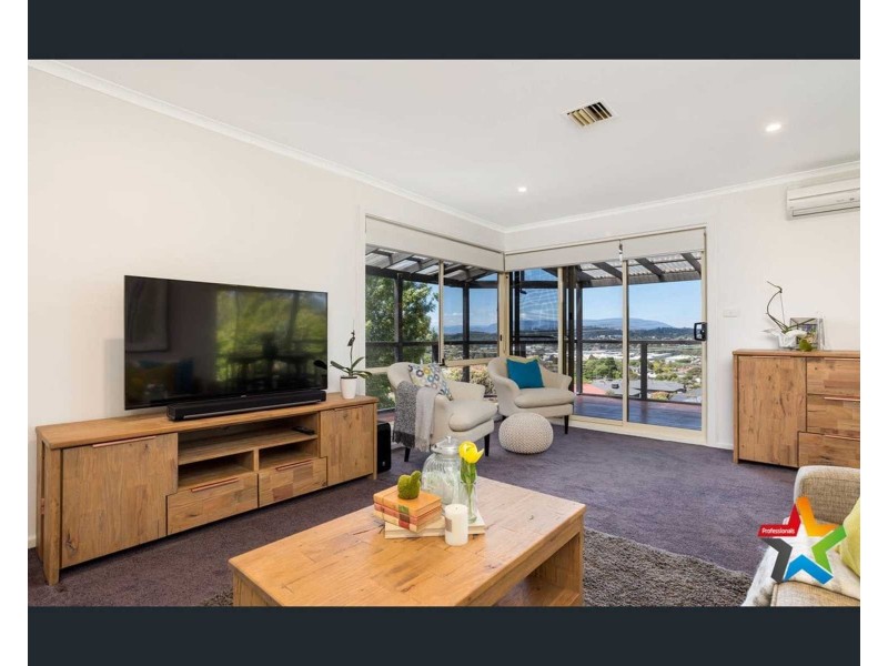 11 St Andrews Drive, Chirnside Park VIC 3116