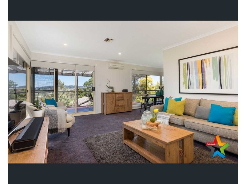 11 St Andrews Drive, Chirnside Park VIC 3116