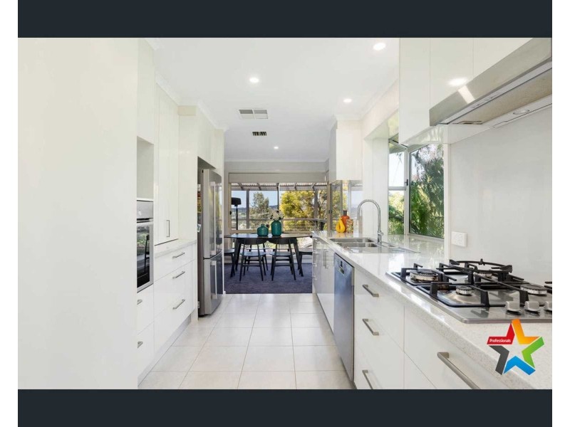 11 St Andrews Drive, Chirnside Park VIC 3116