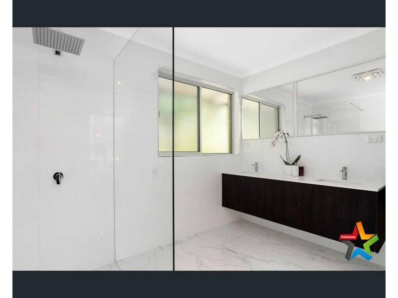 11 St Andrews Drive, Chirnside Park VIC 3116