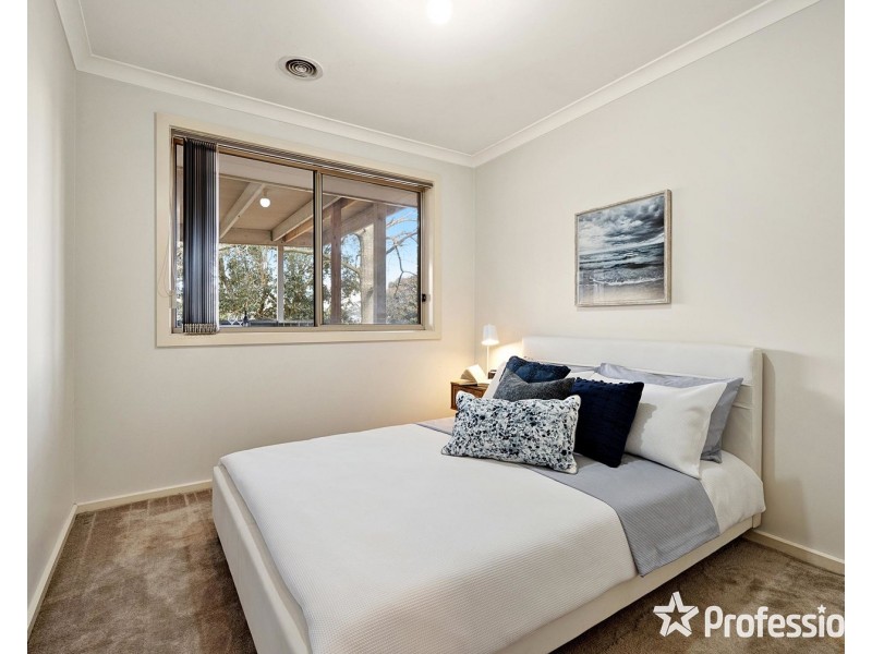 6a Masefield Avenue, Mooroolbark VIC 3138