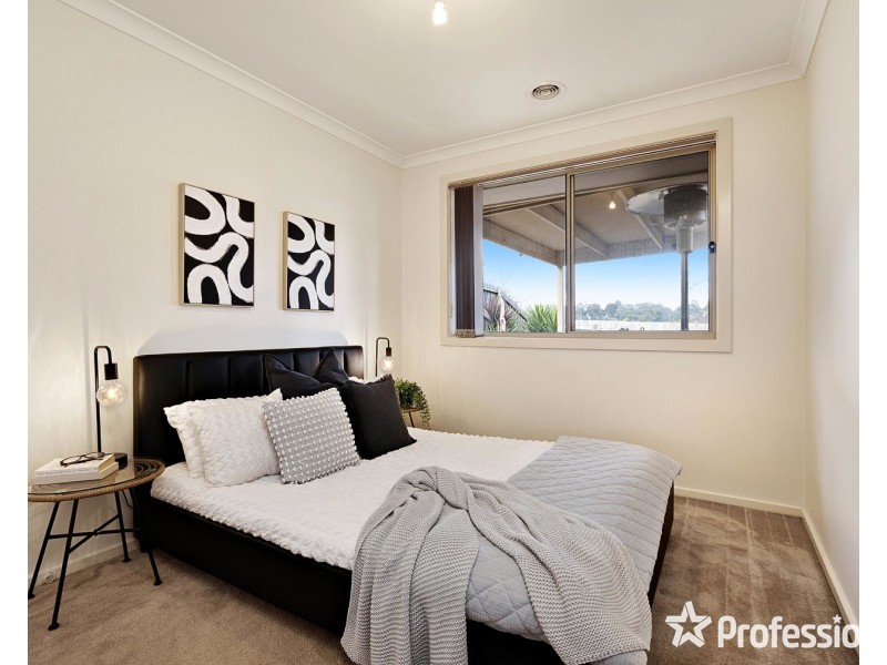 6a Masefield Avenue, Mooroolbark VIC 3138