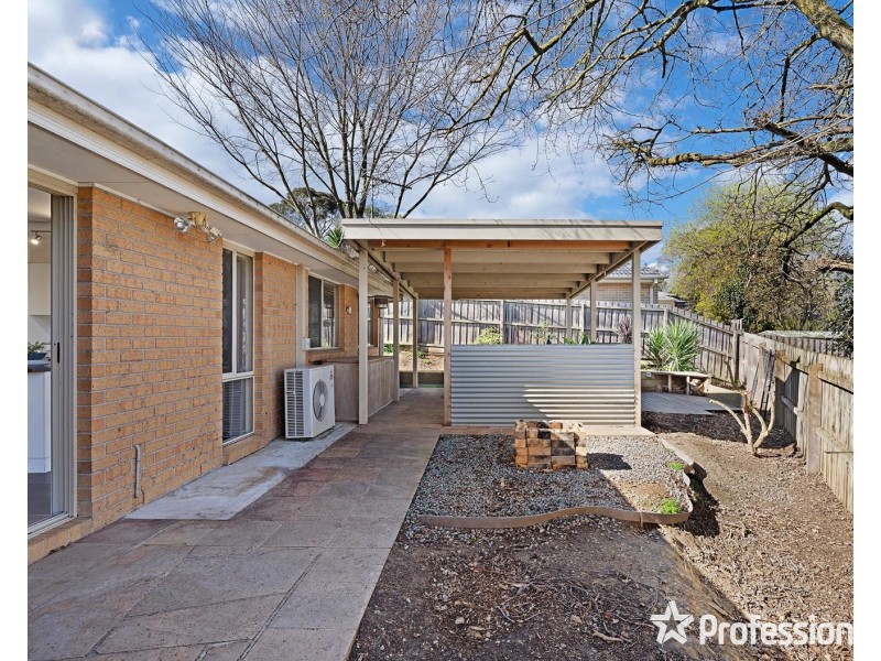 6a Masefield Avenue, Mooroolbark VIC 3138
