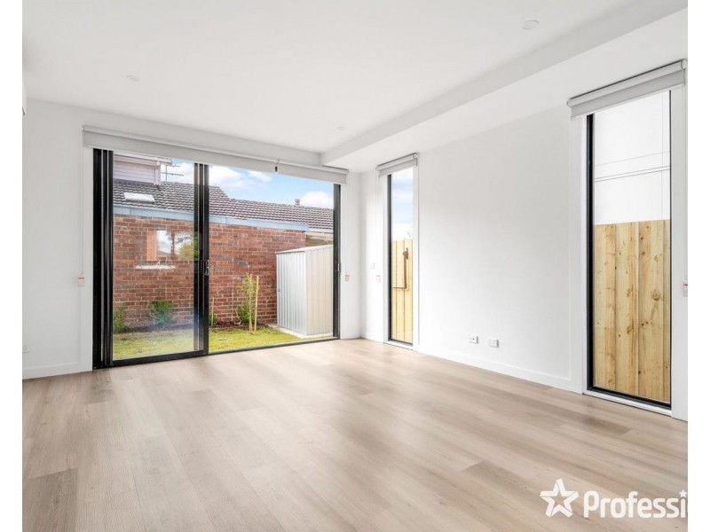 2/88 Winyard Drive, Mooroolbark VIC 3138