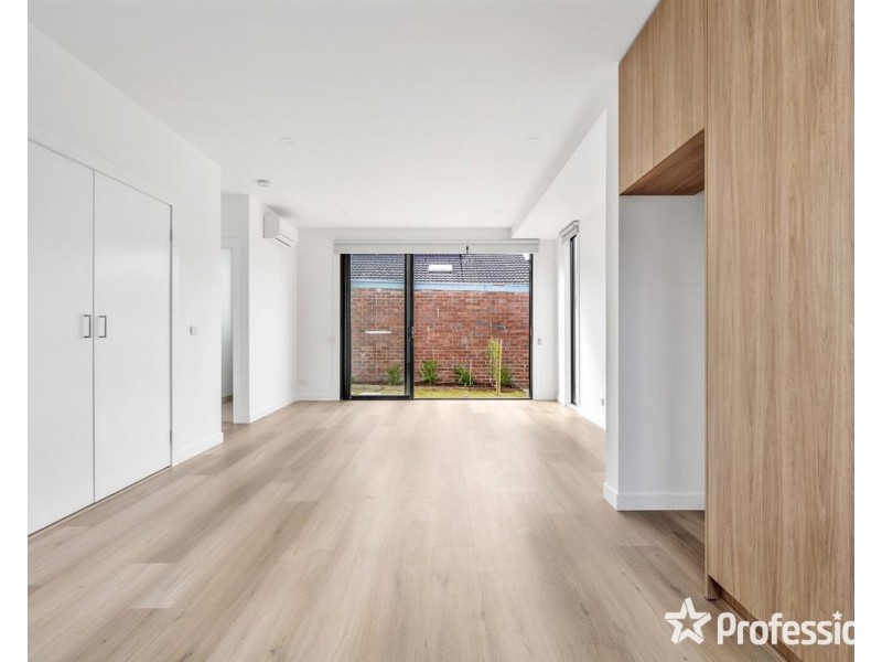 2/88 Winyard Drive, Mooroolbark VIC 3138