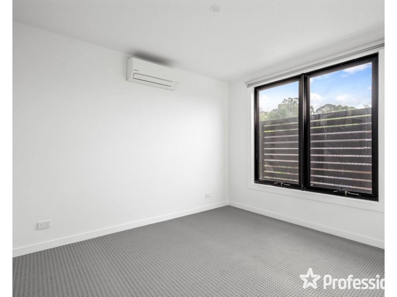 2/88 Winyard Drive, Mooroolbark VIC 3138