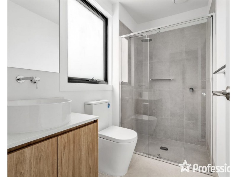 2/88 Winyard Drive, Mooroolbark VIC 3138