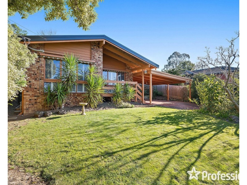 11 Cumberland Crescent, Chirnside Park VIC 3116