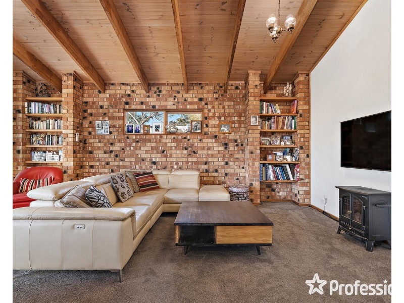 11 Cumberland Crescent, Chirnside Park VIC 3116