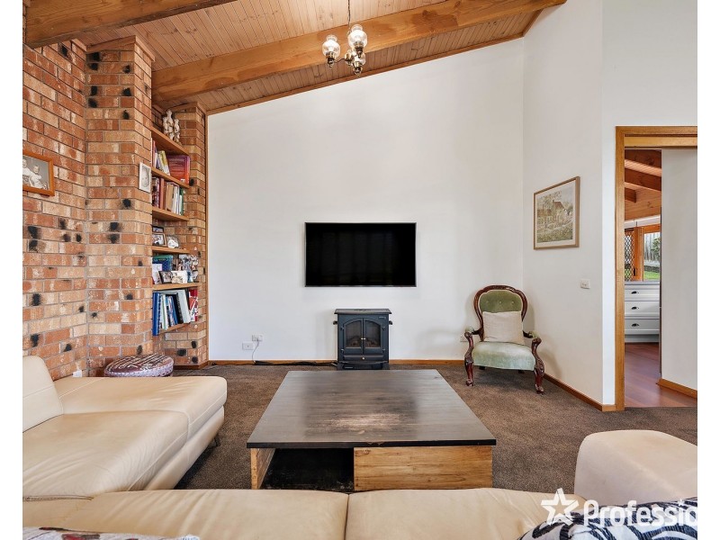 11 Cumberland Crescent, Chirnside Park VIC 3116