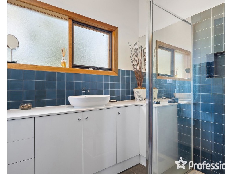 11 Cumberland Crescent, Chirnside Park VIC 3116