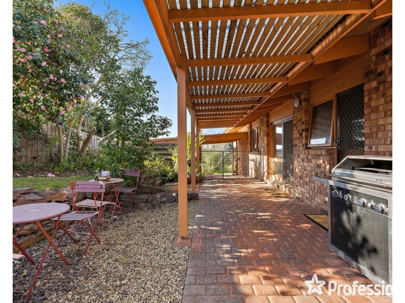 11 Cumberland Crescent, Chirnside Park VIC 3116