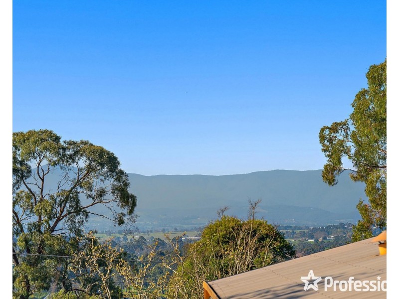 11 Cumberland Crescent, Chirnside Park VIC 3116