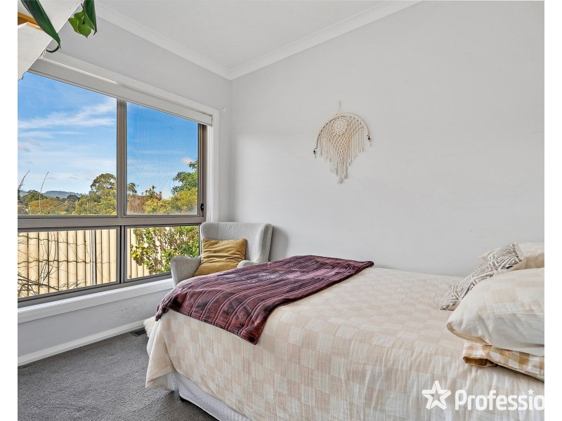 6A  Gladesville Drive, Kilsyth VIC 3137