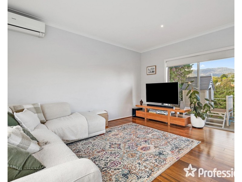 6A  Gladesville Drive, Kilsyth VIC 3137
