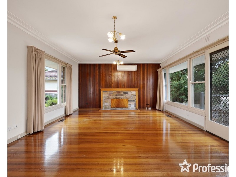 19 Dorset Road, Croydon VIC 3136