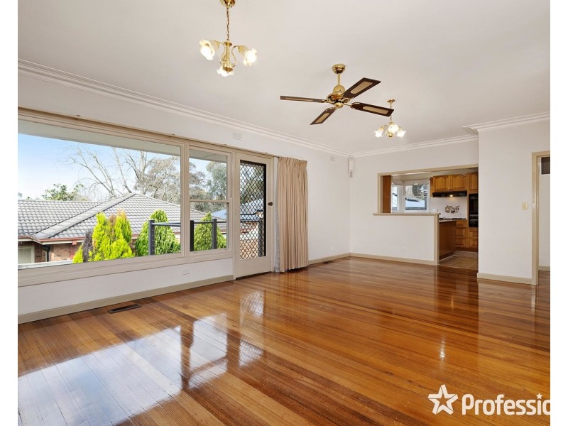 19 Dorset Road, Croydon VIC 3136