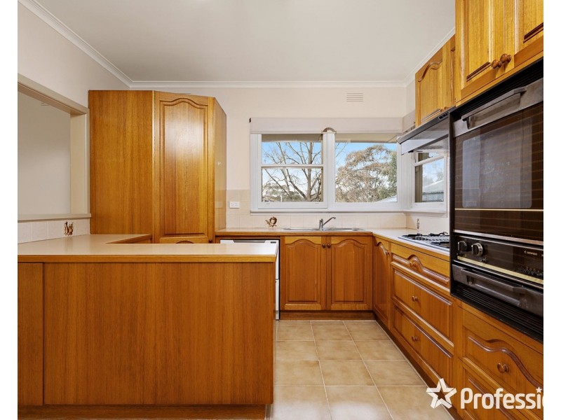 19 Dorset Road, Croydon VIC 3136