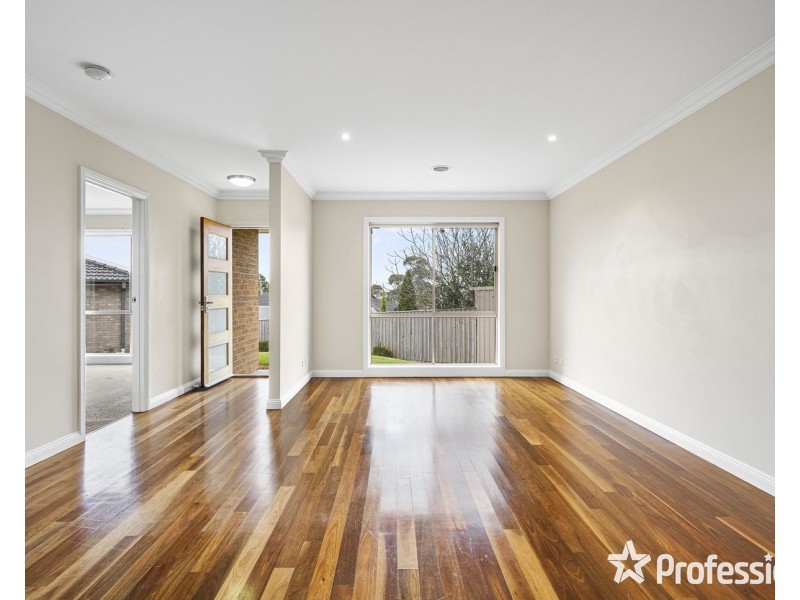 2/24 Crown Point, Chirnside Park VIC 3116