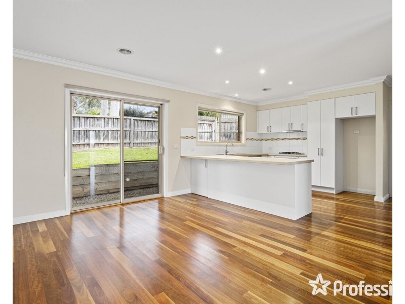 2/24 Crown Point, Chirnside Park VIC 3116