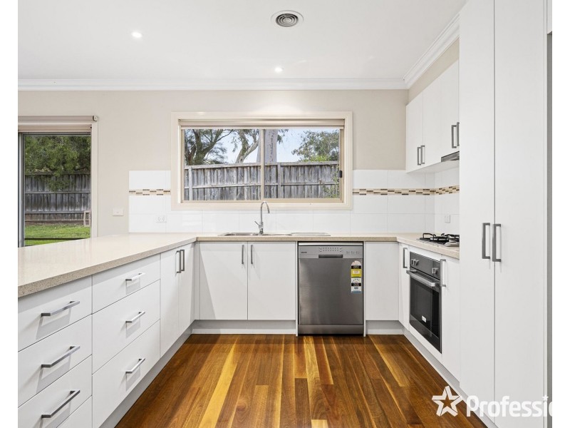 2/24 Crown Point, Chirnside Park VIC 3116