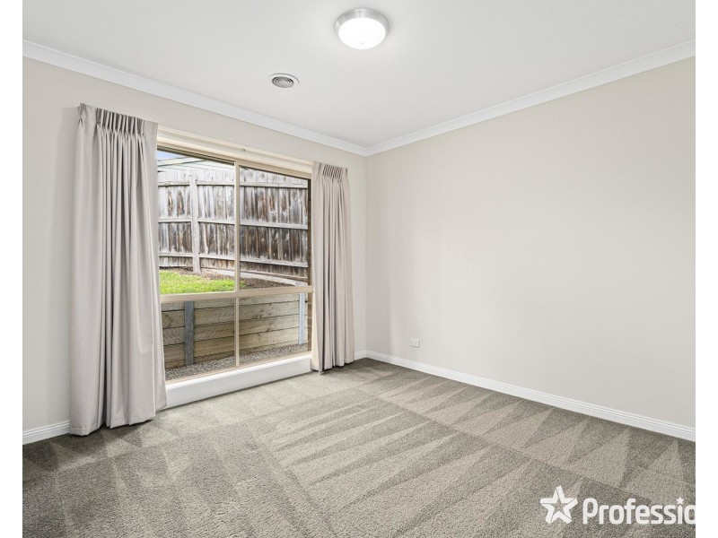 2/24 Crown Point, Chirnside Park VIC 3116