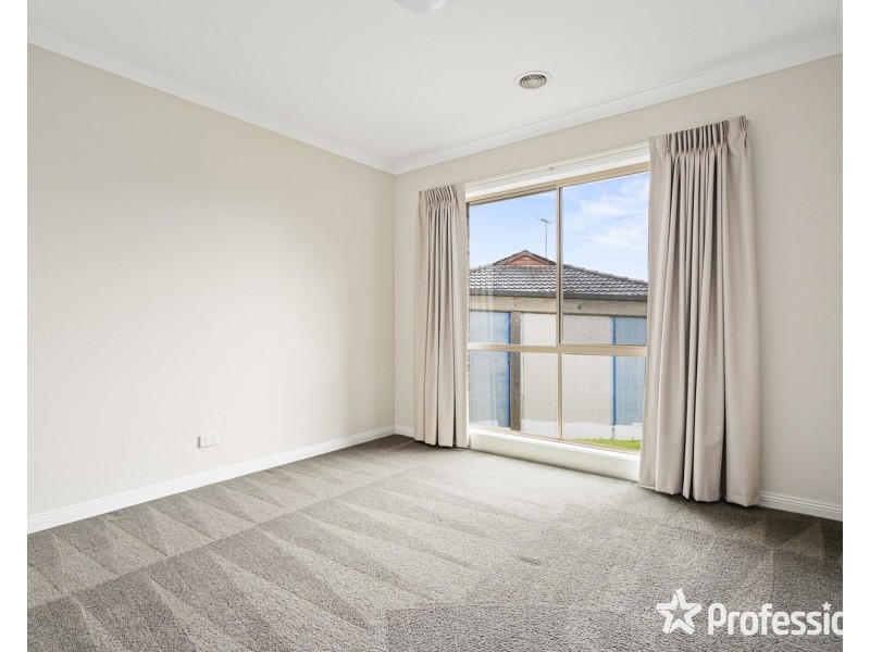 2/24 Crown Point, Chirnside Park VIC 3116