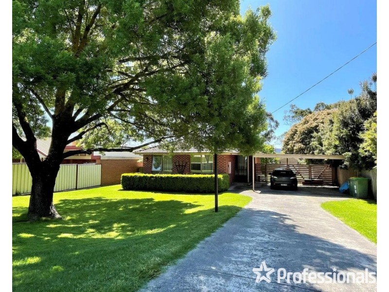 6 Henry Street, Healesville VIC 3777