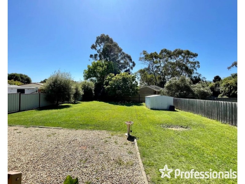 6 Henry Street, Healesville VIC 3777