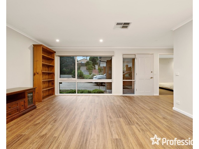 9 Blaxland Court, Mooroolbark VIC 3138