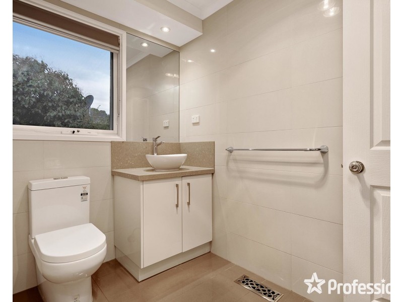 9 Blaxland Court, Mooroolbark VIC 3138