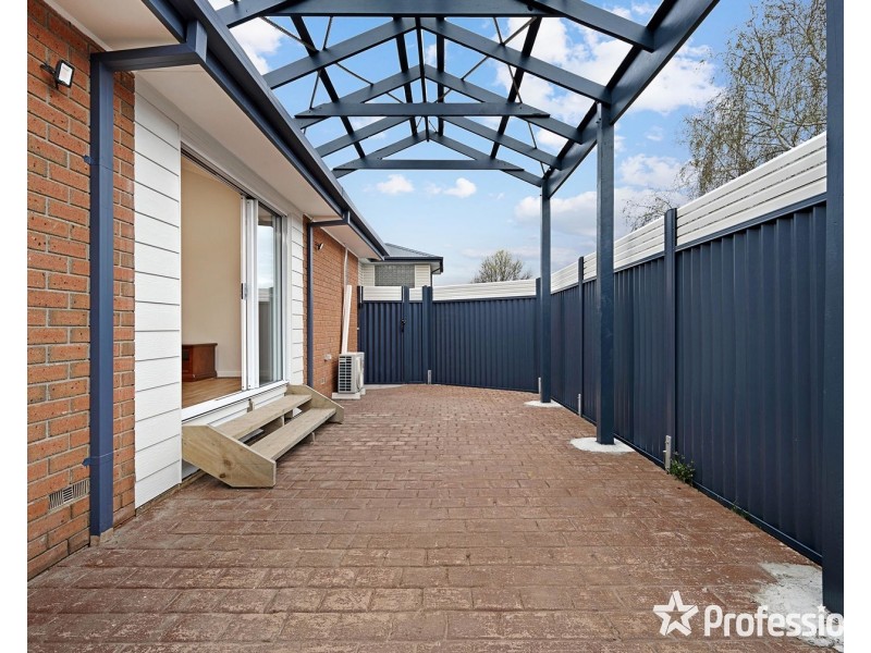 9 Blaxland Court, Mooroolbark VIC 3138